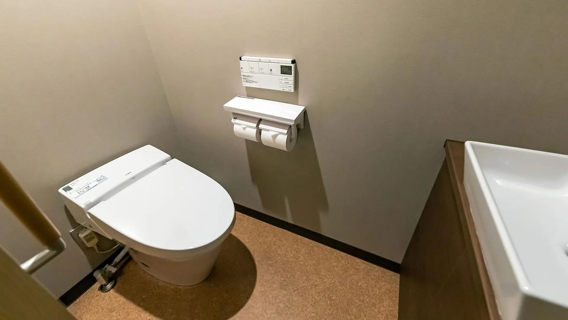 ***  Akasaka Yoko Hotel Токио Япония